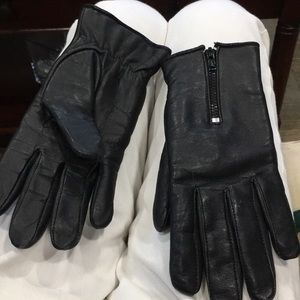 Leather gloves